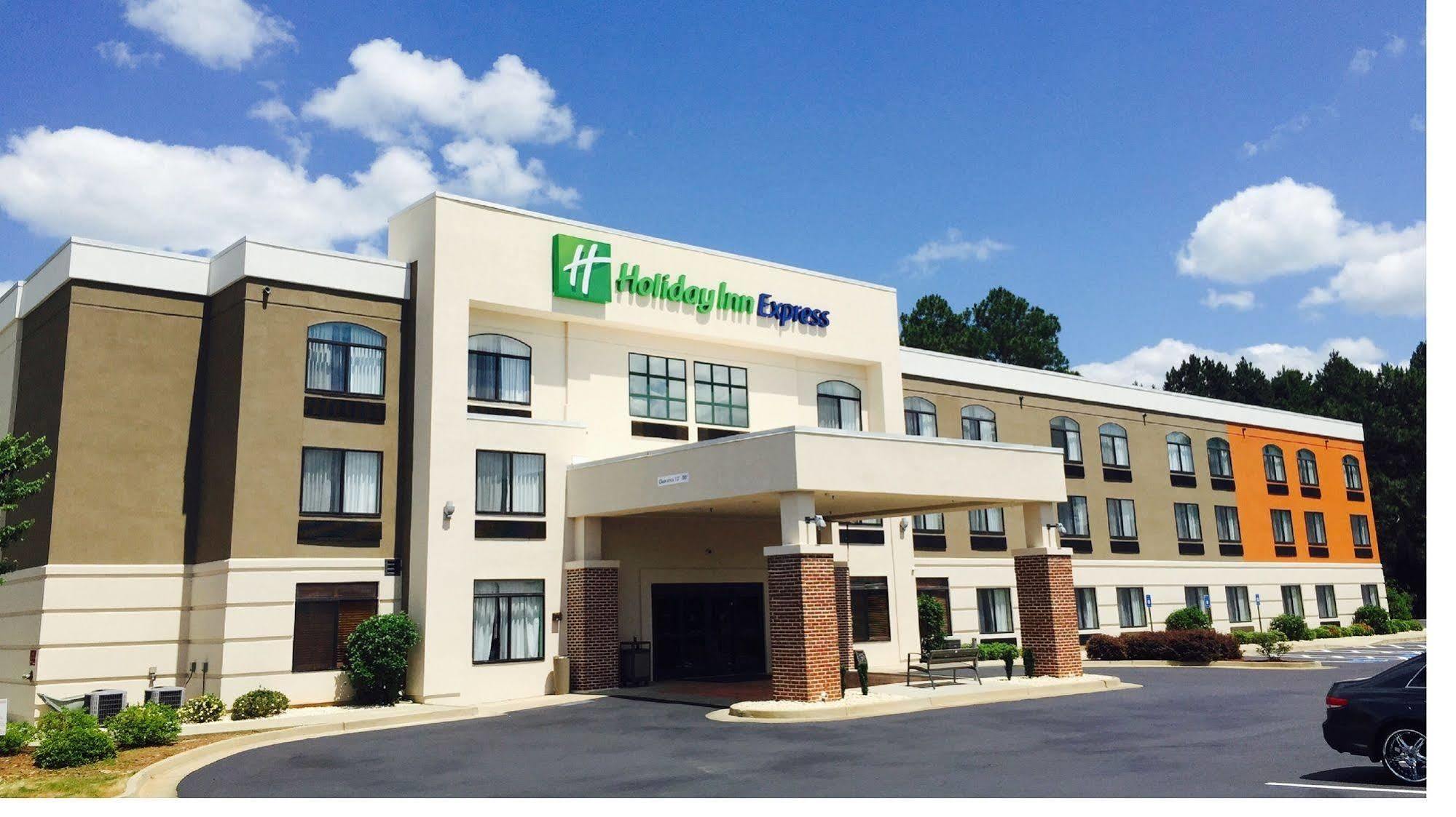 Holiday Inn Express Madison Exterior foto